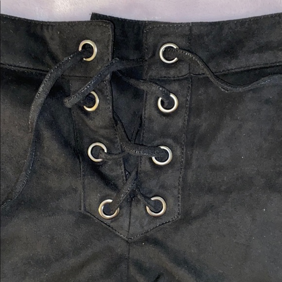 Shorts - Picture 4 of 5